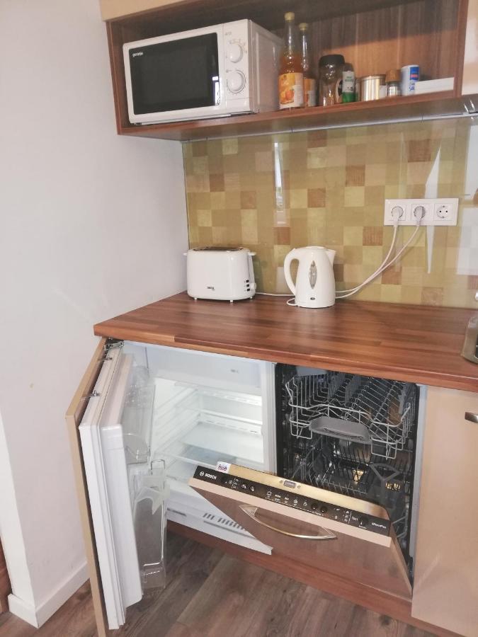 Embassy Studio Apartment Citypark Будапеща Екстериор снимка