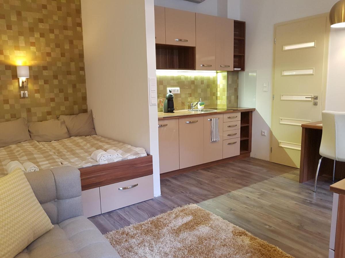 Embassy Studio Apartment Citypark Будапеща Екстериор снимка