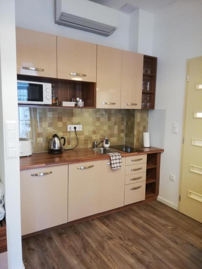 Embassy Studio Apartment Citypark Будапеща Екстериор снимка