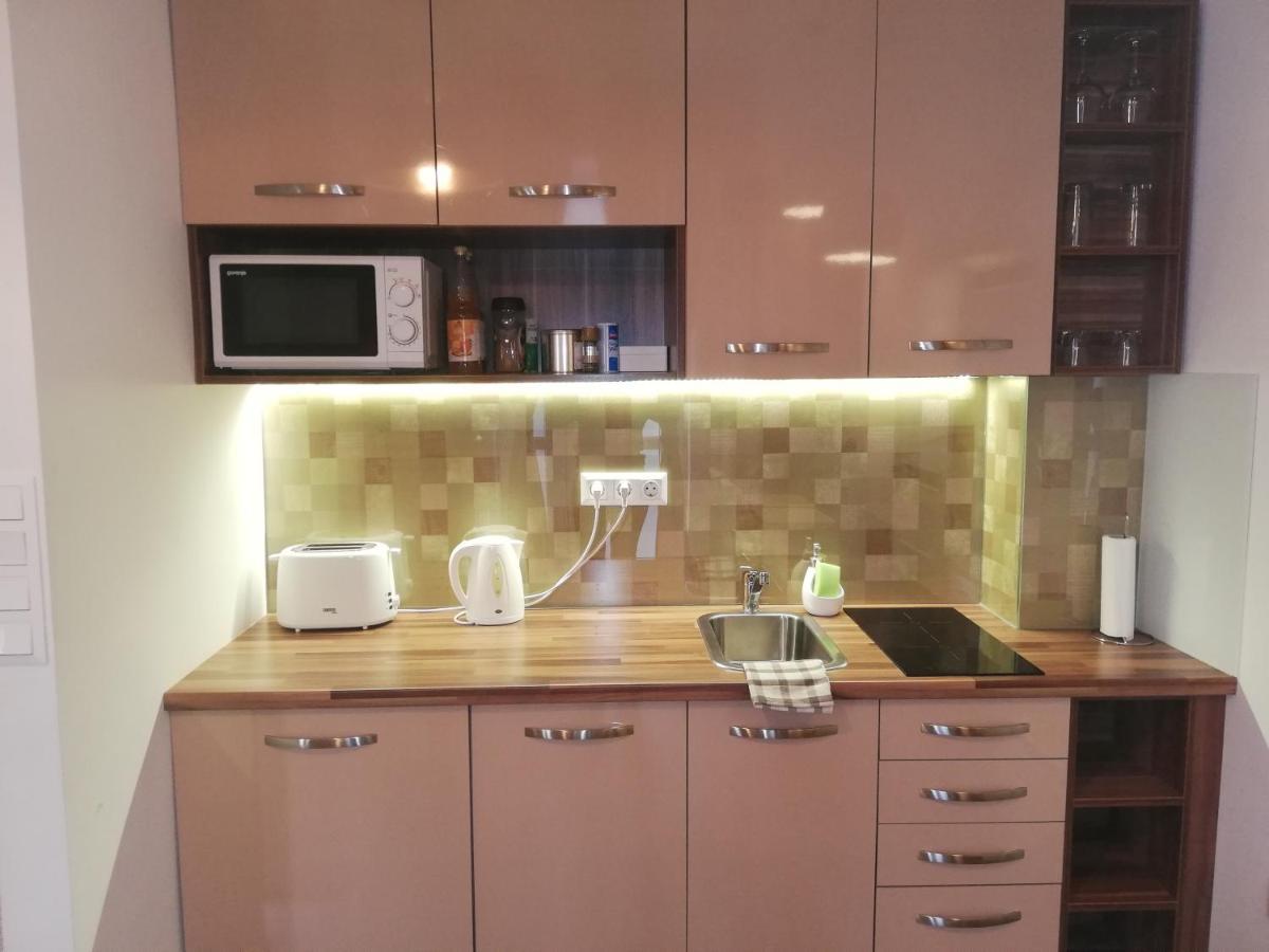 Embassy Studio Apartment Citypark Будапеща Екстериор снимка