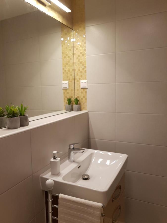 Embassy Studio Apartment Citypark Будапеща Екстериор снимка