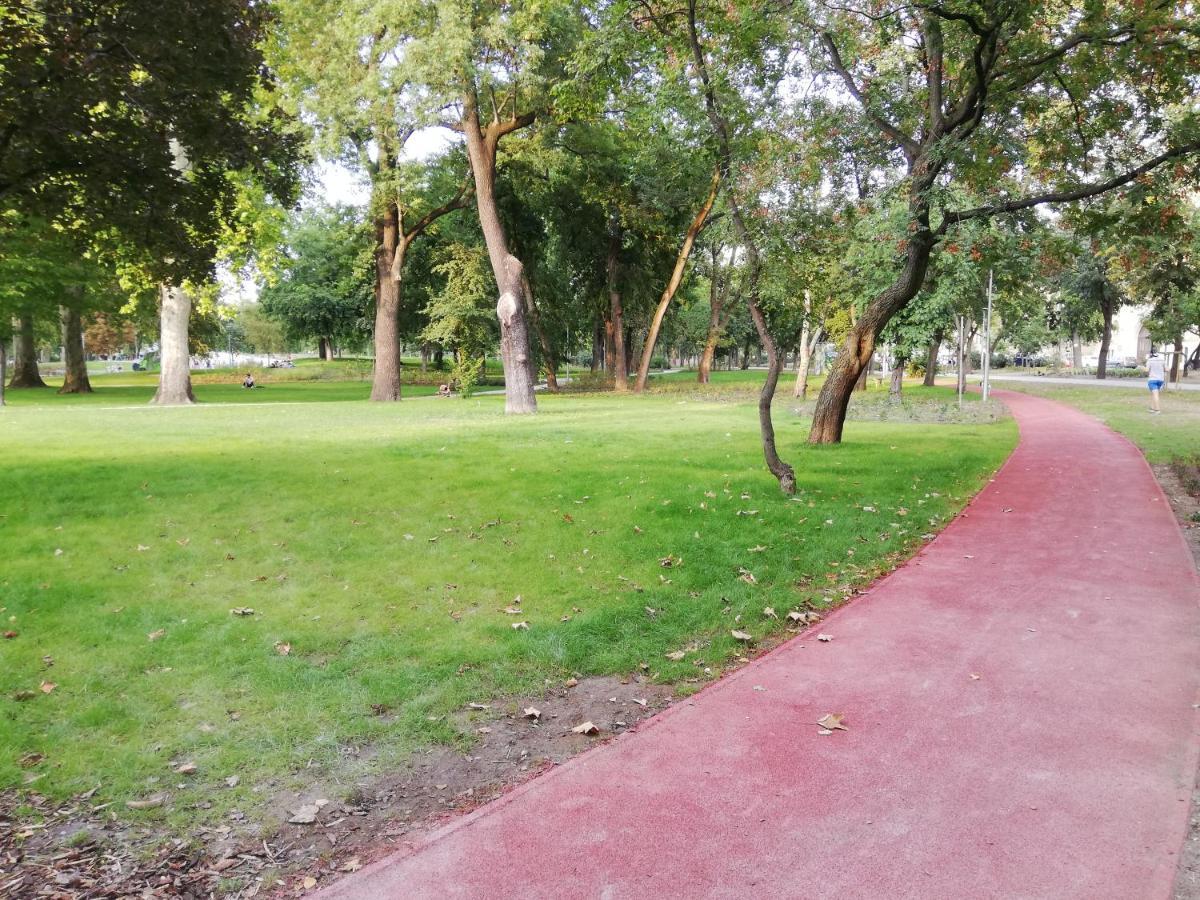 Embassy Studio Apartment Citypark Будапеща Екстериор снимка