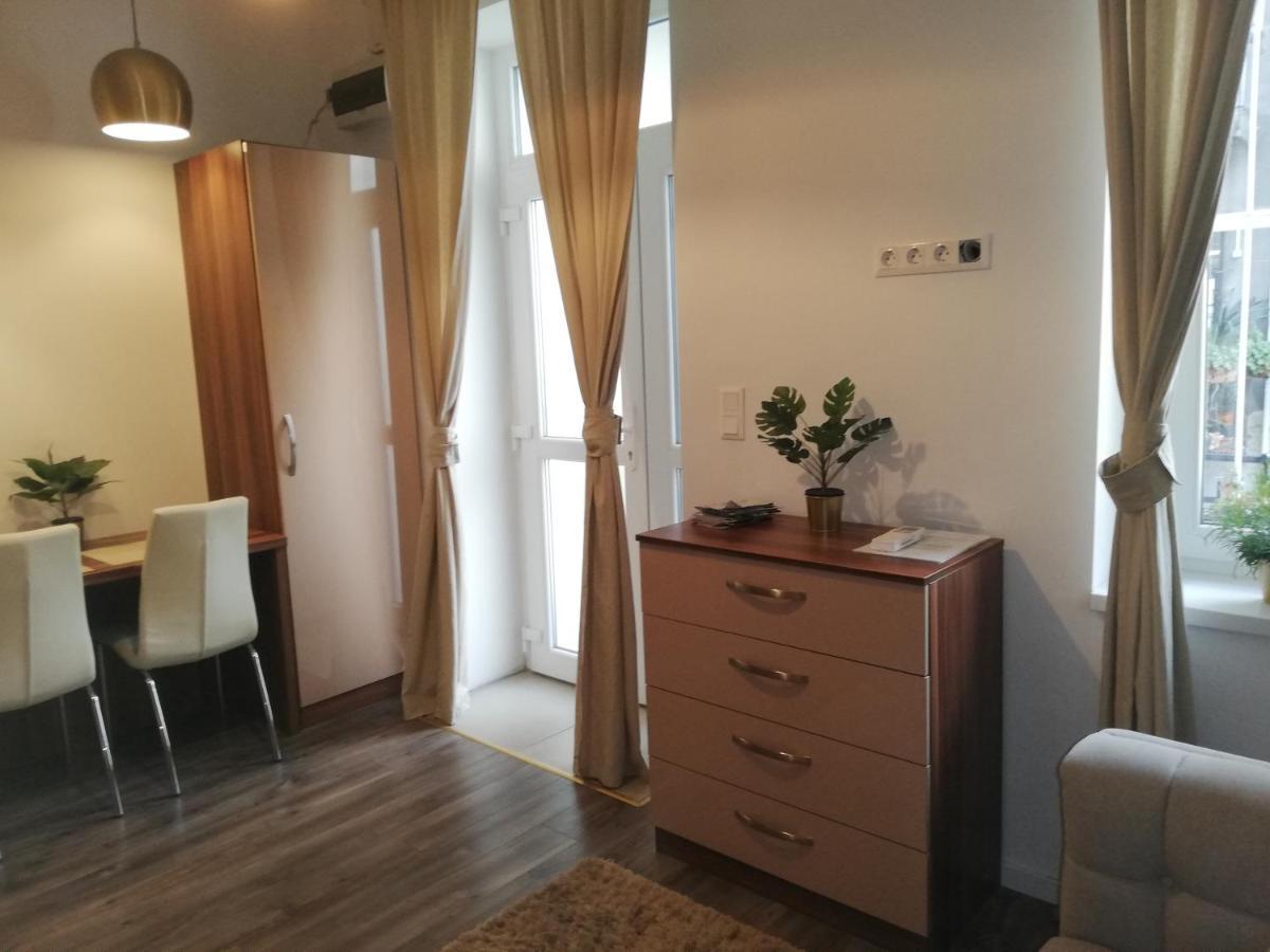 Embassy Studio Apartment Citypark Будапеща Екстериор снимка
